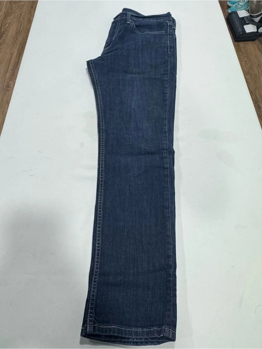 Levis slim straight